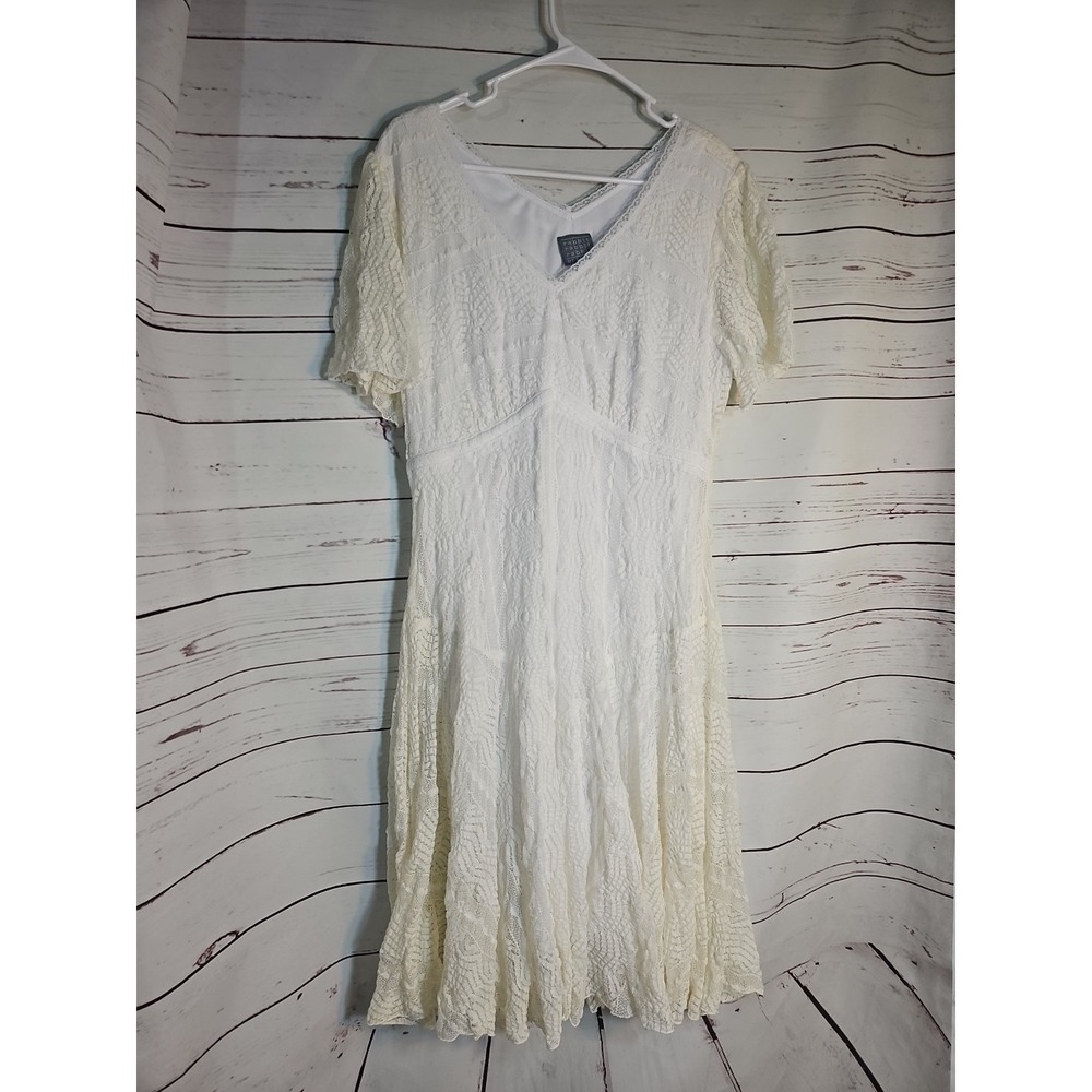 Rabbit Rabbit Rabbit Designs White Chevron Lace Midi Dress Ruffled HEM 16